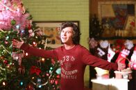 The Middle – Als Axl (Charlie McDermott) bewusst wird, welche Folgen eine Entscheidung hat, sucht er Rat bei Sue. Doch kann die ihm in dem Fall überhaupt helfen?