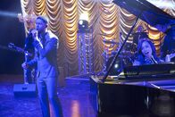Empire – Während Hakeem nicht für die American Sound Awards nominiert ist, stehen Jamal (Jussie Smollett, l.) und Skye (Alicia Keys, r.) auf der Liste und stellen ihr Können gleich unter Beweis ...