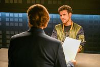 Der Alte – Im Verhör mit Michael Mang (Michael Fritz Schumacher, r.) versucht Caspar Bergmann (Thomas Heinze, l.) diesen aus der Reserve zu locken.