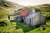 Die Inseln der Queen – Die verlassenen Häuser auf Harris ziehen den Fotografen John Maher an.