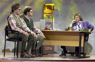 bullyparade – Christian Tramitz (l.), Rick Kavanian (M.) und Michael "Bully" Herbig (r.) spielen im Reisebüro eine chaotische Situation nach.