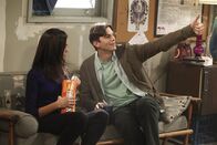 Two and a Half Men – Odette Annable (Nicole), Ashton Kutcher (Walden Schmidt).