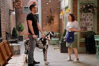 Call Me Kat – Nick (Andy Favreau, l.); Kat (Mayim Bialik, r.)