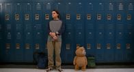 Ted – John Bennett (Max Burkholder, l.); Ted