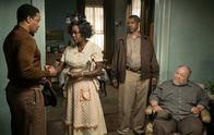 Fences – (v.l.n.r.) Lyons (Russell Hornsby); Rose Maxson (Viola Davis); Troy Maxson (Denzel Washington); Jim Bono (Stephen McKinley Henderson)