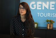 Signes – Signes Genf in Gebärdensprache entdecken Die Nachhaltigkeitsverantwortliche von Genf Tourismus, Laura Alonso Huarte, im Interview mit Carole Prekel Copyright: SRF/RTS