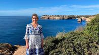 Wunderschön! – Moderatorin Judith Rakers ist unterwegs an Mallorcas Küste. Mallorca, die Traum-Urlaubsinsel mit einzigartiger Mischung aus Natur, Kultur, Gastronomie und Unterhaltung. Doch die Insel stößt seit Jahren an ihre Grenzen, sie will und muss sich verändern, um ihre Schönheit für Einheimische und Touristen zu bewahren.