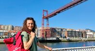 Wunderschön! – Anne Willmes an der Biskaya-Brücke (bei Bilbao), UNESCO Weltkulturerbe oder Älteste Schwebefähre der Welt.