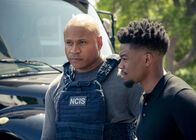 Navy CIS: L.A. – Sam Hanna (LL Cool J, l.); Devin Roundtree (Caleb Castille, r.)