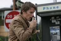 Tödliche Entscheidung – Hank (Ethan Hawke) versucht, alles wieder ins ot zu bringen