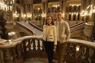 Weltstädte – Leon Windscheid mit Pamela Golbin (französische Autorin und Modehistorikerin) in der Pariser Oper.