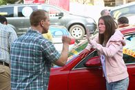 The Middle – Darrin (John Gammon, l.); Sue (Eden Sher, r.)