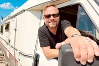 Der Camping-Check – Friso Richter mit seinem Oldtimer-Wohnmobil "Pamela".