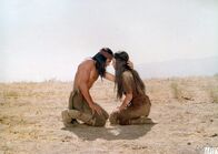 Ulzana – Ulzana (Gojko Mitic, l.); Leona (Renate Blume, r.)