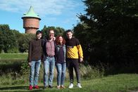 Auf und davon – Familie Caboussat kauft in Cuxhaven einen Wasserturm: Mirabelle und Alain mit ihren Söhnen Nicolas und Yannis