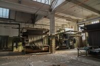 Lost Places - Geheime Welten – Als wären sie gerade noch in Betrieb gewesen. In den Webstühlen der alten Textilfabrik von Tomé sind noch immer die Stoffe eingespannt.