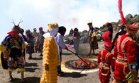 Der Pazifische Feuerring – Maya-Zeremonie auf dem Gipfel des Santa Maria-Vulkans in 4000 Meter Höhe.