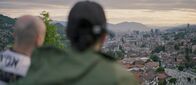Der Klang Europas – Božo Vrećo und Chris Kiriazis blicken über Sarajevo.