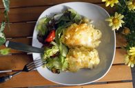 Zu Tisch ... – Typisch schwäbisch: Kässpätzle mit Salat