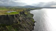 Die schönsten Landschaften der Welt – Eine spektakuläre Küste: Als Reiseziel stand Nordirland lange im Schatten der Republik Irland. Vor allem die vierzig Jahre Bürgerkrieg sorgten dafür, dass die Menschen lieber den Süden der Insel besuchten.