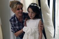 Modern Family – L-R: Claire Dunphy (Julie Bowen), Lily Tucker-Pritchett (Aubrey Anderson-Emmons)