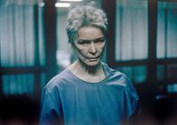 Requiem for a Dream – Sara Goldfarb (Ellen Burstyn) wird durch die Diätpillen immer öfter von Halluzinationen terrorisiert.