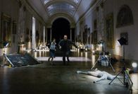 The Da Vinci Code - Sakrileg – Jacques Saunière (Jean-Pierre Marielle, r.), Chefkurator des Louvre, wird Opfer eines brutalen Mordes. Noch ahnen seine Enkelin Sophie (Audrey Tautou, l.) und der Wissenschaftler Dr. Robert Langdon (Tom Hanks, M.) nicht, dass er einem bahnbrechenden Geheimnis auf der Spur war ...
