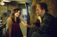 How I Met Your Mother – Als plötzlich Simon (James Van der Beek, r.), Robins (Cobie Smulders, l.) Jugendliebe auftaucht, verfällt sie in ein Teeniehaftes Verhalten ...