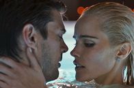 Mord im Loft – Der Architekt und Frauenheld Vincent (Karl Urban) beginnt eine Affäre mit der verführerischen Sarah (Isabel Lucas).