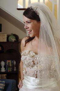 Gilmore Girls – Lorelai (Lauren Graham) hat endlich das Brautkleid ihrer Träume gefunden ...