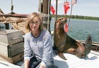 Eine Robbe und das große Glück – SWR Fernsehen EINE ROBBE UND DAS GROSSE GLÜCK Uhr. Ein starkes Team: Die selbstbewusste Fischerin Anne (Gesine Cukrowski) und ihre gewitzte Robbe William.