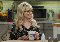 The Big Bang Theory – Bernadette (Melissa Rauch) und Amy beschäftigen sich mit einem neuen Projekt ...