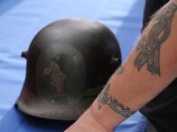 Die Waffensammler – A WWI helmet that holds an intriguing mystery – a caricature of a German soldier that could have been drawn by Walt Disney himself.