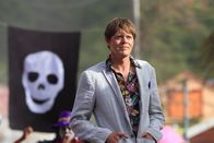 Death in Paradise – Humphrey (Kris Marshall) steht bei diesem Fall vor einem Rätsel. Wurde das Opfer wirklich von einem Geist getötet?