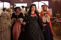 Verwünscht nochmal – L-R: Rosaleen (Yvette Nicole Brown), Malvina Monroe (Maya Rudolph), Ruby (Jayma Mays)