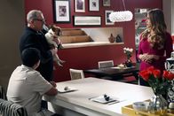 Modern Family – L-R: Manny Delgado (Rico Rodriguez), Jay Pritchett (Ed O'Neill), Gloria Delgado-Pritchett (Sofía Vergara)