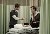 Atlanta Medical – Der passionierte Balletttänzer Nigel (Christian Barillas. r.) klagt über starke Schmerzen. Kann Conrad (Matt Czuchry, l.) ihm zurück auf die Bühne verhelfen?
