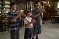 Fresh off the Boat – (v.l.n.r.) Emery Huang (Forrest Wheeler); Evan Huang (Ian Chen); Eddie Huang (Hudson Yang)