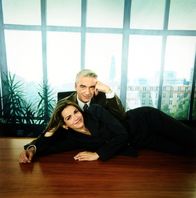 Edel & Starck – Ein Dream-Team für ihre Klienten: das ungleiche Anwalts-Duo Sandra Starck (Rebecca Immanuel, l.) und Felix Edel (Christoph M. Ohrt, r.) ...