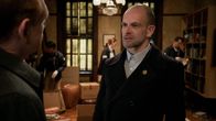 Elementary – Als Kitty wieder auftaucht, stecken Sherlock (Jonny Lee Miller) und Joan plötzlich mitten in einem internationalen Regierungs-Verschwörungs-Fall. Aber was hat das alles mit den Mordfällen, die Kitty und Sherlock vor Jahren in London aufgeklärt haben, zu tun?; Als Kitty wieder auftaucht, stecken Sherlock (Jonny Lee Miller) und Joan plötzlich mitten in einem internationalen Regierungs-Verschwörungs-Fall. Aber was hat das alles mit den Mordfällen, die Kitty und Sherlock vor Jahren in London aufgeklärt haben, zu tun?