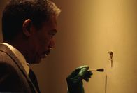 Sieben – Noch immer tappt der Polizist William Somerset (Morgan Freeman) im Dunkeln. Doch dann geschieht ein neuer Mord ...