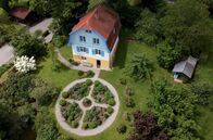 Häuser der Kunst – Das Münter-Haus in Murnau am Staffelsee zieht Menschen aus aller Welt in seinen Bann: Hier war das Zentrum der Kunstbewegung „Der Blaue Reiter“.