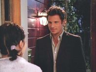 Charmed - Zauberhafte Hexen – Leslie St. Claire (Nick Lachey, r.) stattet den Hexen einen Besuch ab ...