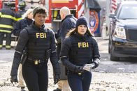 FBI: Special Crime Unit – Special Agent Tiffany Wallace (Katherine Renee Kane, l.); FBI Special Agent Maggie Bell (Missy Peregrym, r.)