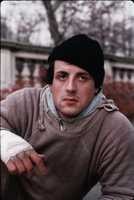 Rocky – Als der begeisterte Amateurboxer Rocky Balboa (Sylvester Stallone) die Chance erhält, gegen den amtierenden Schwergewichtweltmeisters Apollo Creed zu kämpfen, beginnt er ein eisenhartes Training ...