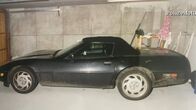 Ermittler! – Auf diese schwarze Corvette hatten es die Täter abgesehen.