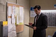 Mayday - Alarm im Cockpit – REENACTMENT - The Main Investigator (played by RJ Parrish) reviews crucial data of what led to the crash landing of US-Bangla Airlines Flight 211. (Cineflix 2020/Darren Goldstein)
