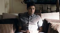 Trash Fire – Adrian Grenier als Owen