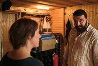 Tatort – Mesut Erdem (Sahin Eryilmaz) ist Kollege, Freund und Arzt der Flüchtigen. Er ist sicher, dass es richtig ist, die beiden zu schützen und will auch Franziska Tobler (Eva Löbau) davon überzeugen.