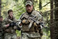 Hunter Killer – Bill Beaman (Toby Stephens, r.) und sein Team um Matt Johnstone (Ryan McPartlin, l.) bleiben nicht lange unentdeckt.